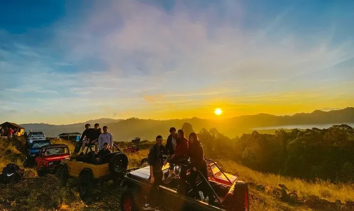 Jeep Sunrise With Black Lava Tour