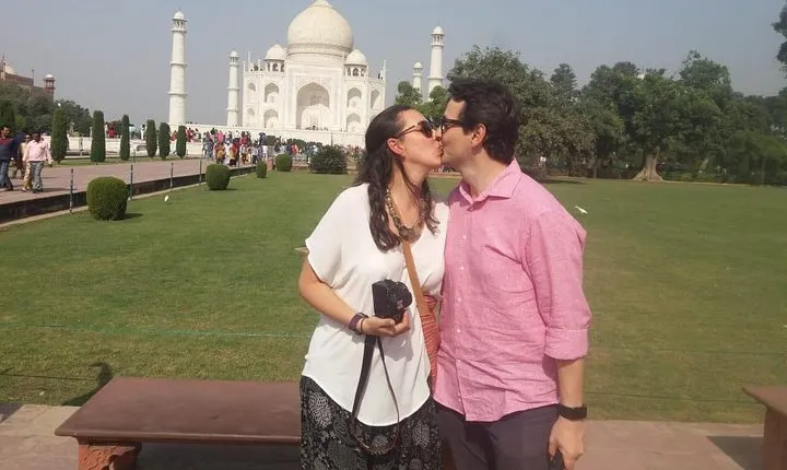 Full Day Agra Sightseeing with all Inclusive (Entrance Fee & Lunch)