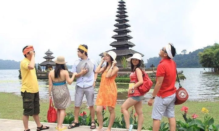 Banyumala Waterfall ,Jati Luwih Greenland and Tanah Lot Tours