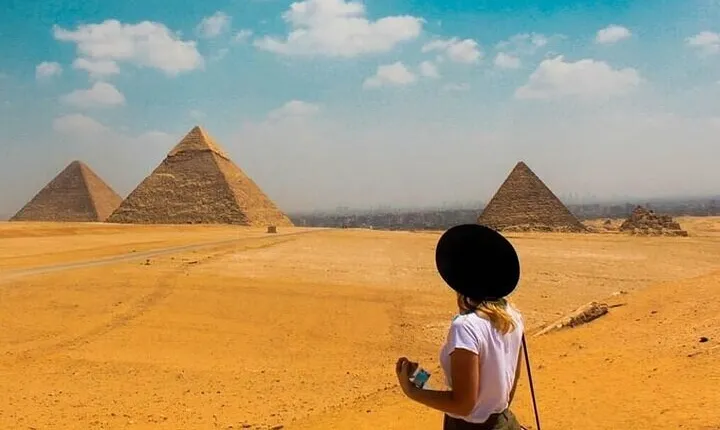 Experience the Pyramids of Giza & Egyptian Museum - Hurghada