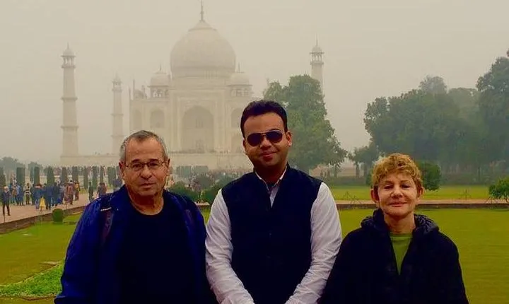 Licensed Tour Guide in Agra for full-day sightseeing