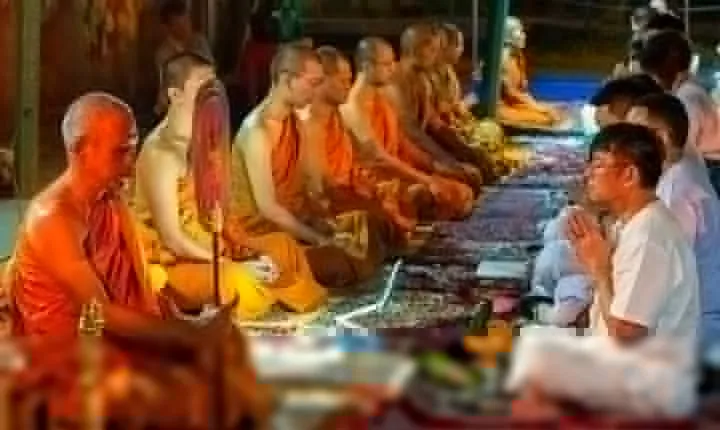 15 Days - Golden Triangle Tour with Buddhist Circuit