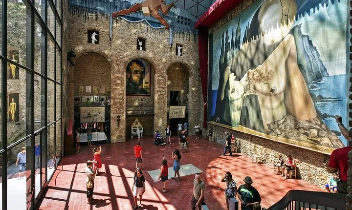 Dali Museum and Costa Brava Small Group Day Trip from Barcelona