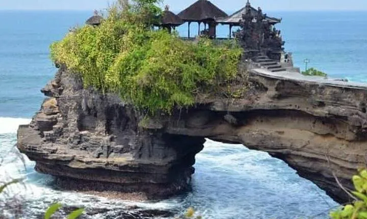 Private tour : tanah lot temple and uluwatu temple - insta spots - free wifi
