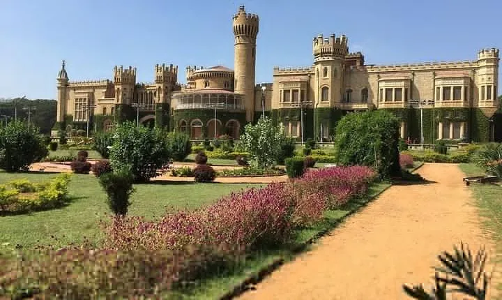 Bangalore Full Day Guided Tour in a Private Car