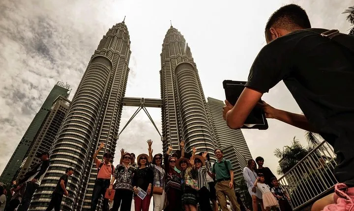 Private Kuala Lumpur Photographic Tour With Petronas Towers & Sky Box K.L Tower