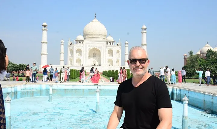 From Agra: Taj Mahal Sunrise Tour with Walk Inside the Mausoleum