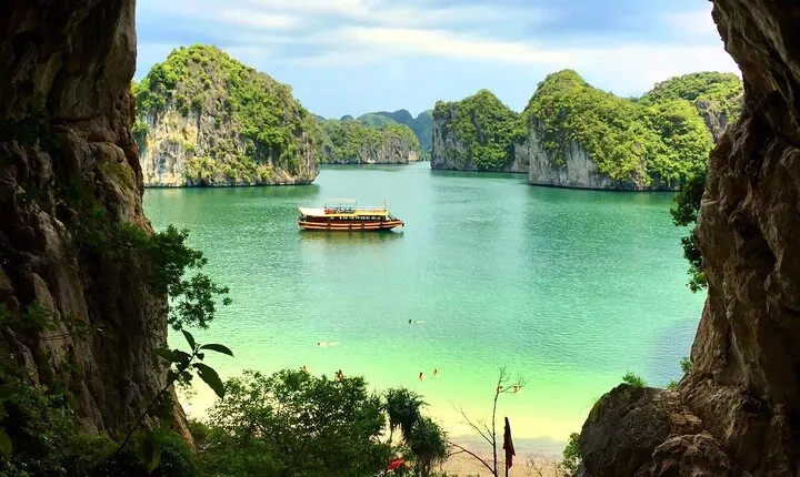 Uncover the Beauty of Cat Ba Island & Lan Ha Bay 3D2N Adventure