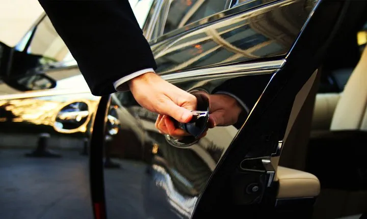 Private transfer from/to the Airport of Fez (Including SIM Card)