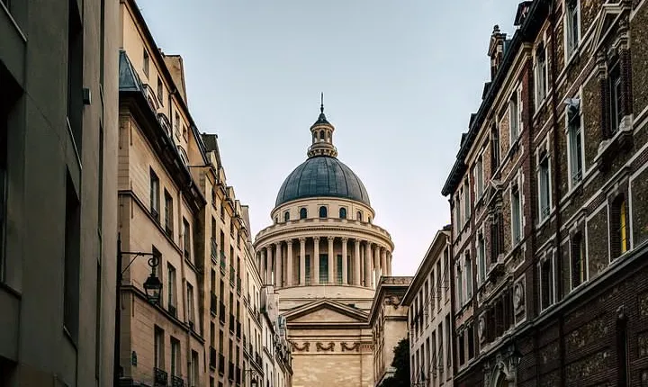 Latin Quarter: From La Sorbonne to the Pantheon