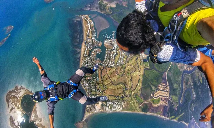 Extreme 12000ft Tandem Jump (45 seconds free fall)