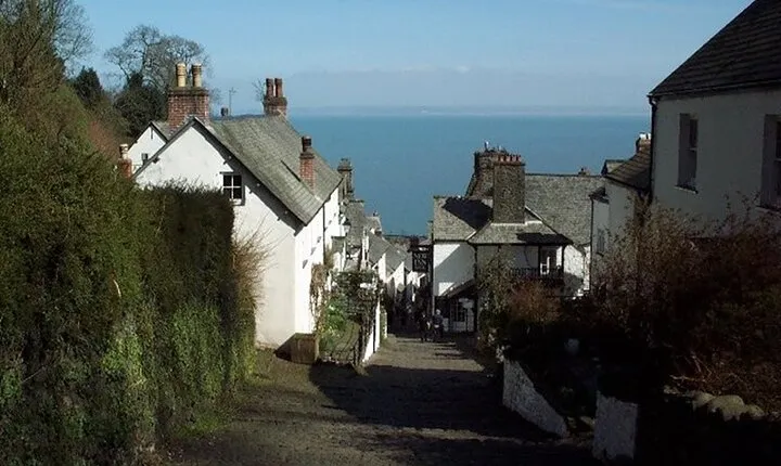 3-Day Self-Guided Sightseeing Tour of North Devon from London