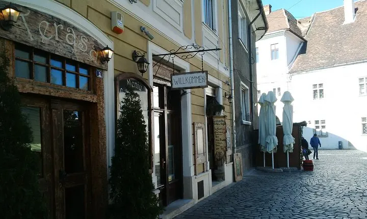 2-Day Cluj-Napoca to Brasov Private Guided Tour with Accommodation