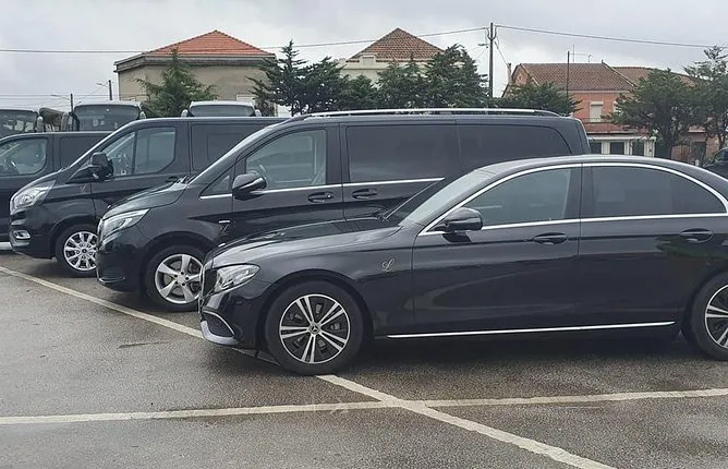 Cascais: Luxury Private Transfer To or From Lisbon Airport