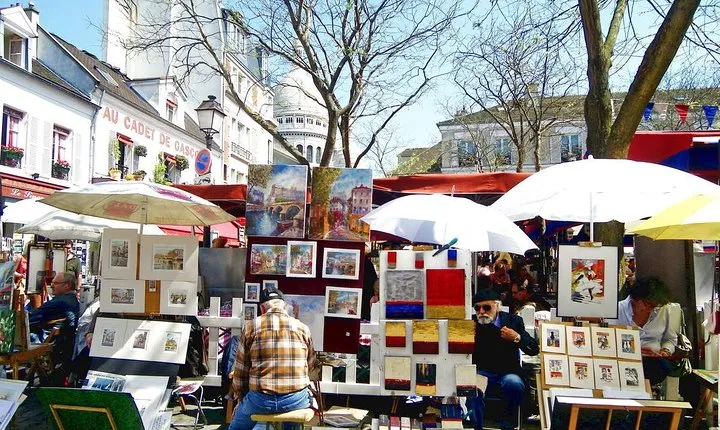 Montmartre District and Sacre Coeur - Exclusive Guided Walking Tour