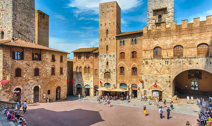 Private 10 Hour Tour of Siena and San Gimignano from Rome