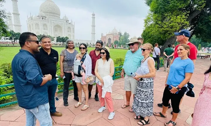 From Delhi: Same Day Taj Mahal Tour By Car
