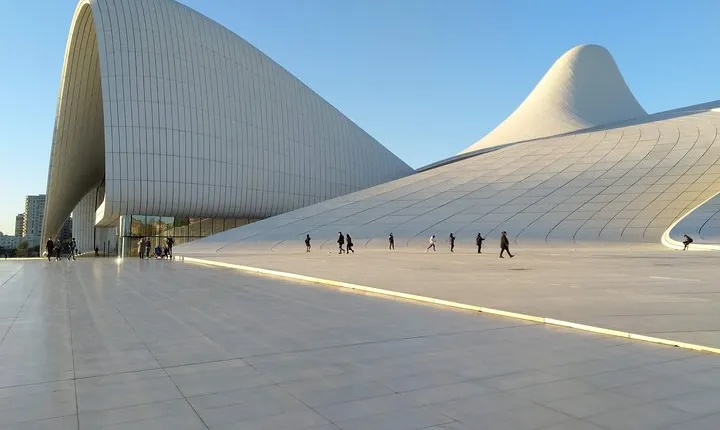 Couples’ Escape to Baku: A Romantic Getaway
