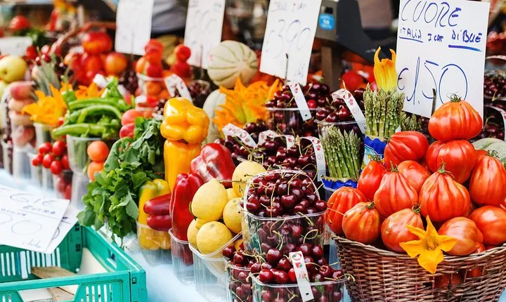 Small Group Market tour and Cooking class in Pavia