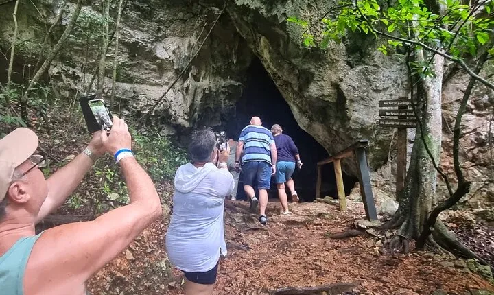 Los Haitises Day Trip with Montaña Redonda and Paraíso Caño Hondo