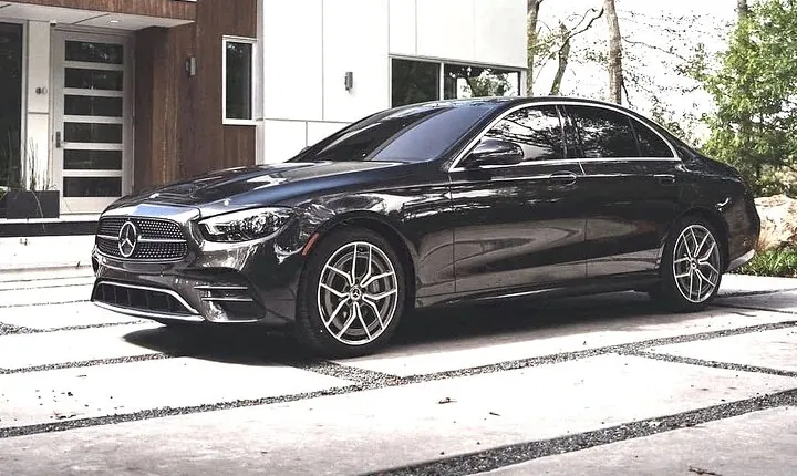 Departure Transfer: Malaga to Malaga Airport AGP by Business Car