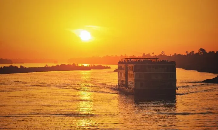 Private Sunset Felucca Tour in the Nile River