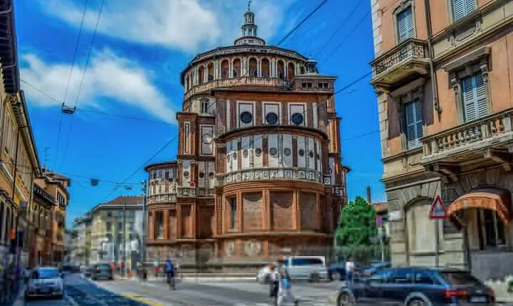 Private tour of Photography at best locations in Milan with a local