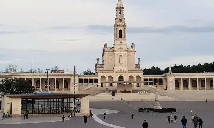Private Tour Fátima - Nazaré - Batalha - Óbidos