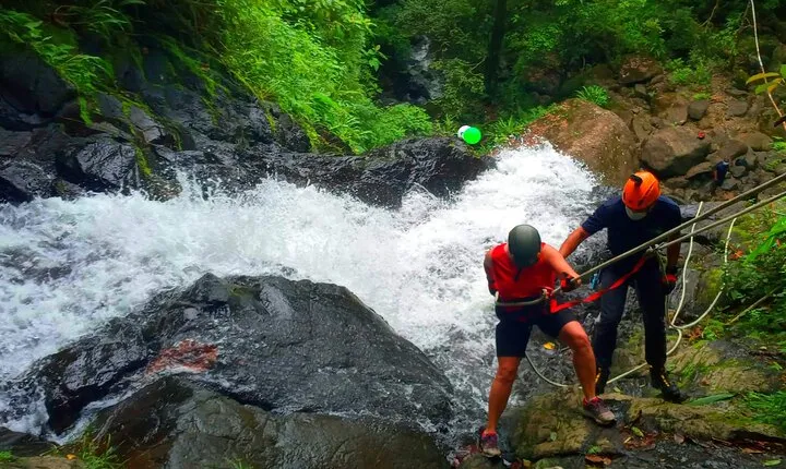 Rappel & The Sleeping Indian Hike