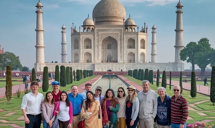 From Delhi: Overnight Taj Mahal & Agra City Tour by Car