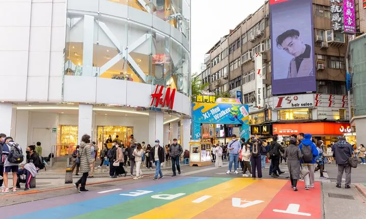 LGBTQ Must Visit Half Day Guided Tour in Taipei