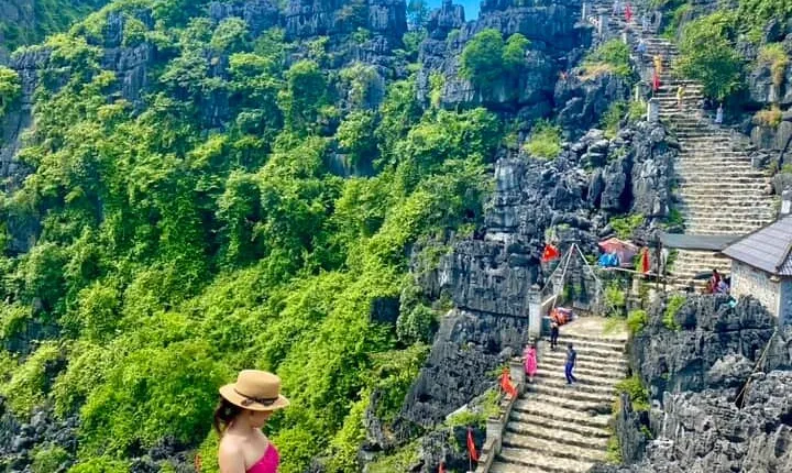 TOP NINH BINH: Hoa Lu & Trang An & Mua Cave full-day with Guide