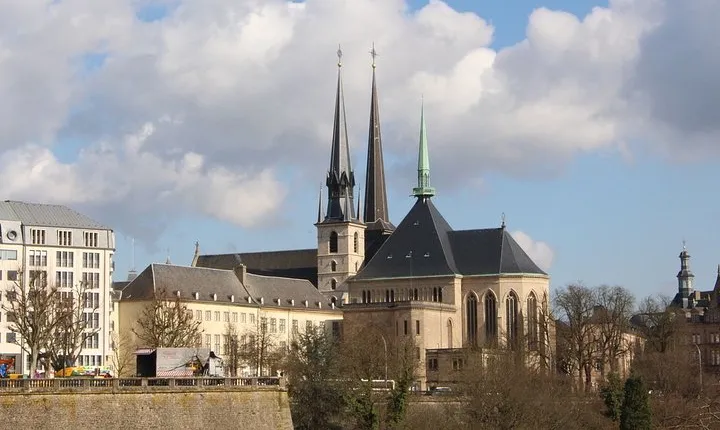 Private airport transfer: from the airport to the city of Luxembourg