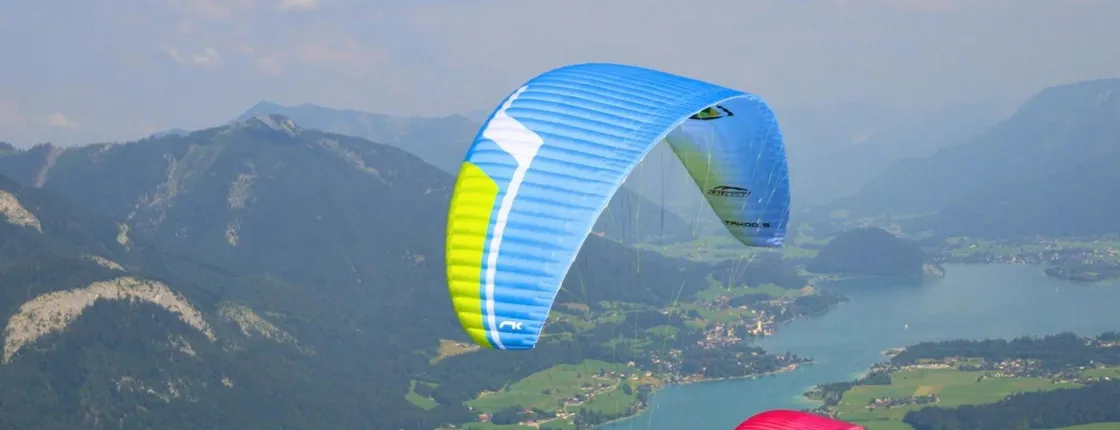 Tandem Paragliding above the Wolfgangsee in Salzkammergut