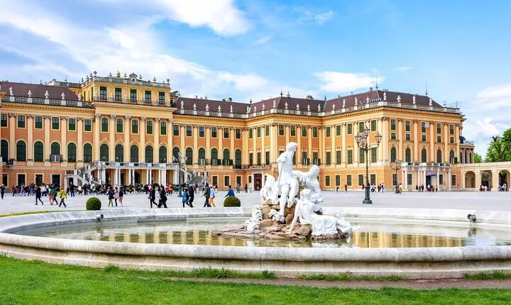 Vienna: Schönbrunn Skip the Line Palace Tour and Gardens