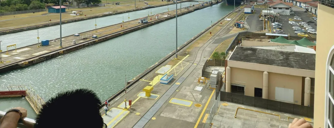 Guided tour of Panama Canal and historical landmarks in Panama City