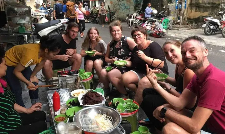 Ho Chi Minh Local Foodie Experience by Car (Private & All-Inclusive)
