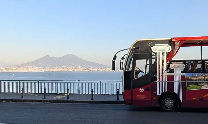 Tramvia Napoli: Hop/on-Hop/off tour of Naples