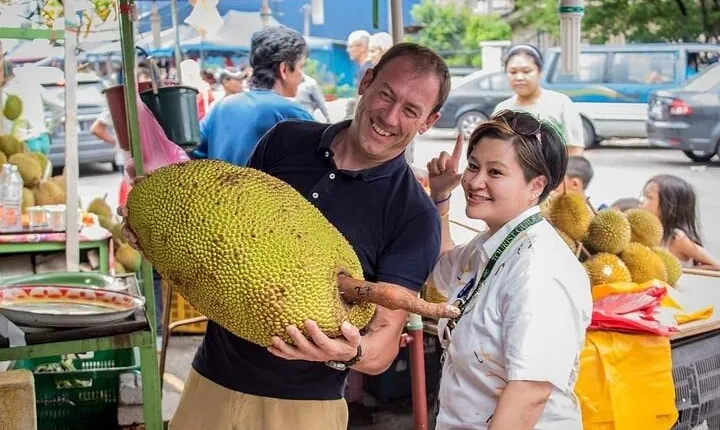 Lets go for Kuala Lumpur Food Experience with Local Host