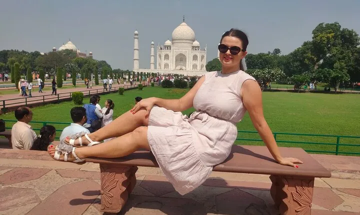 Taj Mahal Tour with Agra Fort – All-Inclusive Day Trip from Delhi