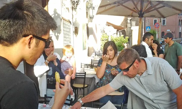 Rome Street Food Tour and Jewish Ghetto Area Guided Sightseeing