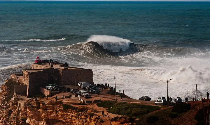 Private Tour to Nazaré and Alcobaça, giant waves and a monastery