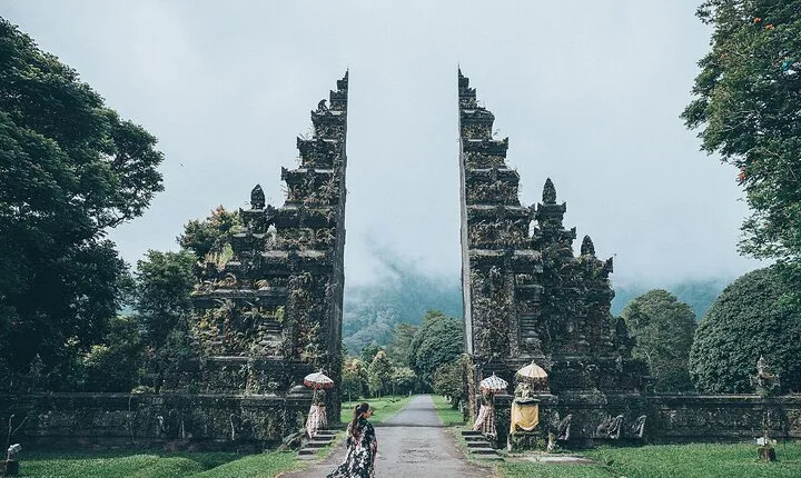 Private Tour: Bali Temples, Hidden Waterfall and Handara Gate