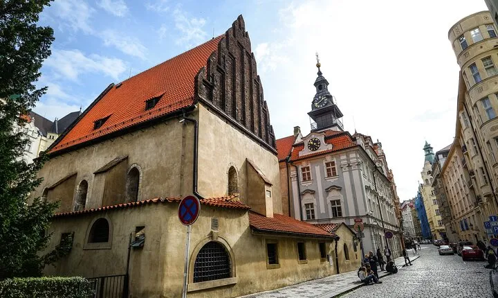 Prague Synagogues and Jewish Quarter Private Walking Tour