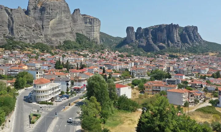 Private Transfer Athens/ATH/Piraeus to Meteora/Kalabaka/Kastraki