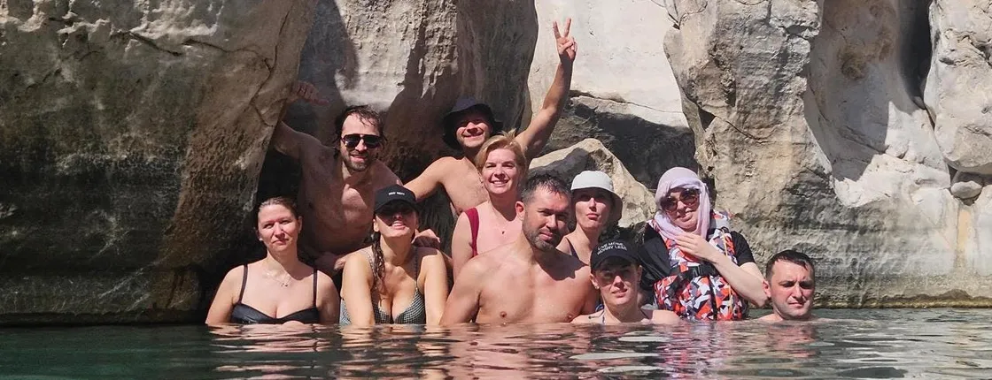 Wahiba Desert and Wadi Bani Khalid Guided Tour with Lunch from Muscat