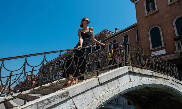 Full-day Venice Private Tour with Personal Photographer from Florence