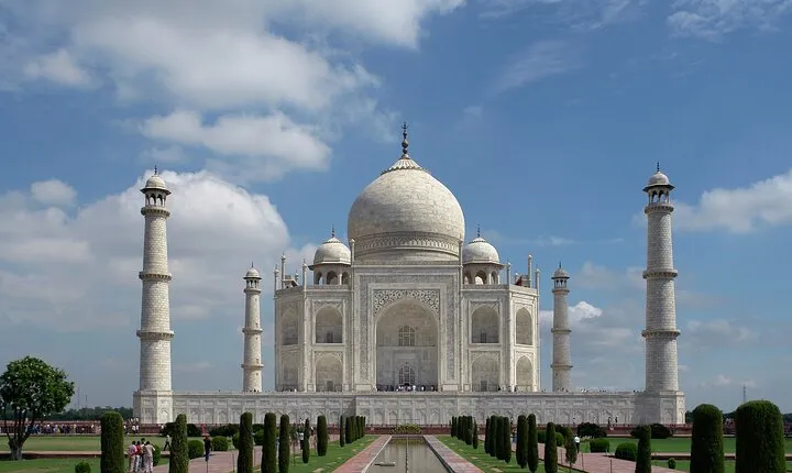 Taj Mahal Day Trip from New Delhi Airport