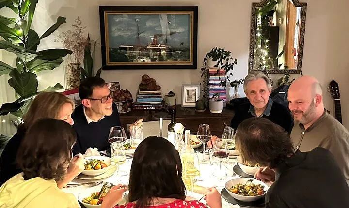 An Unforgettable Evening: Authentic Portuguese Dinner in Porto