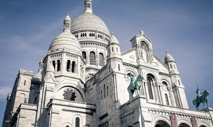 Montmartre Walking Tour Cultural Charm and Tasty Treats